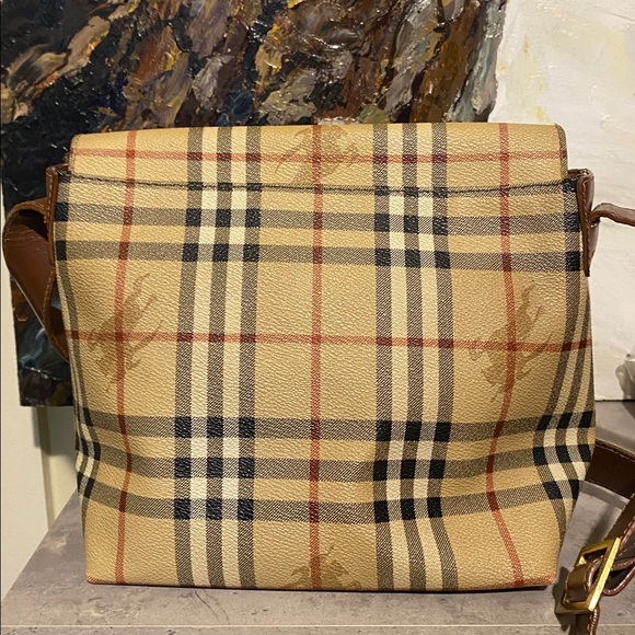 Authentic Burberry Vintage Crossbody - Picture 5 of 13